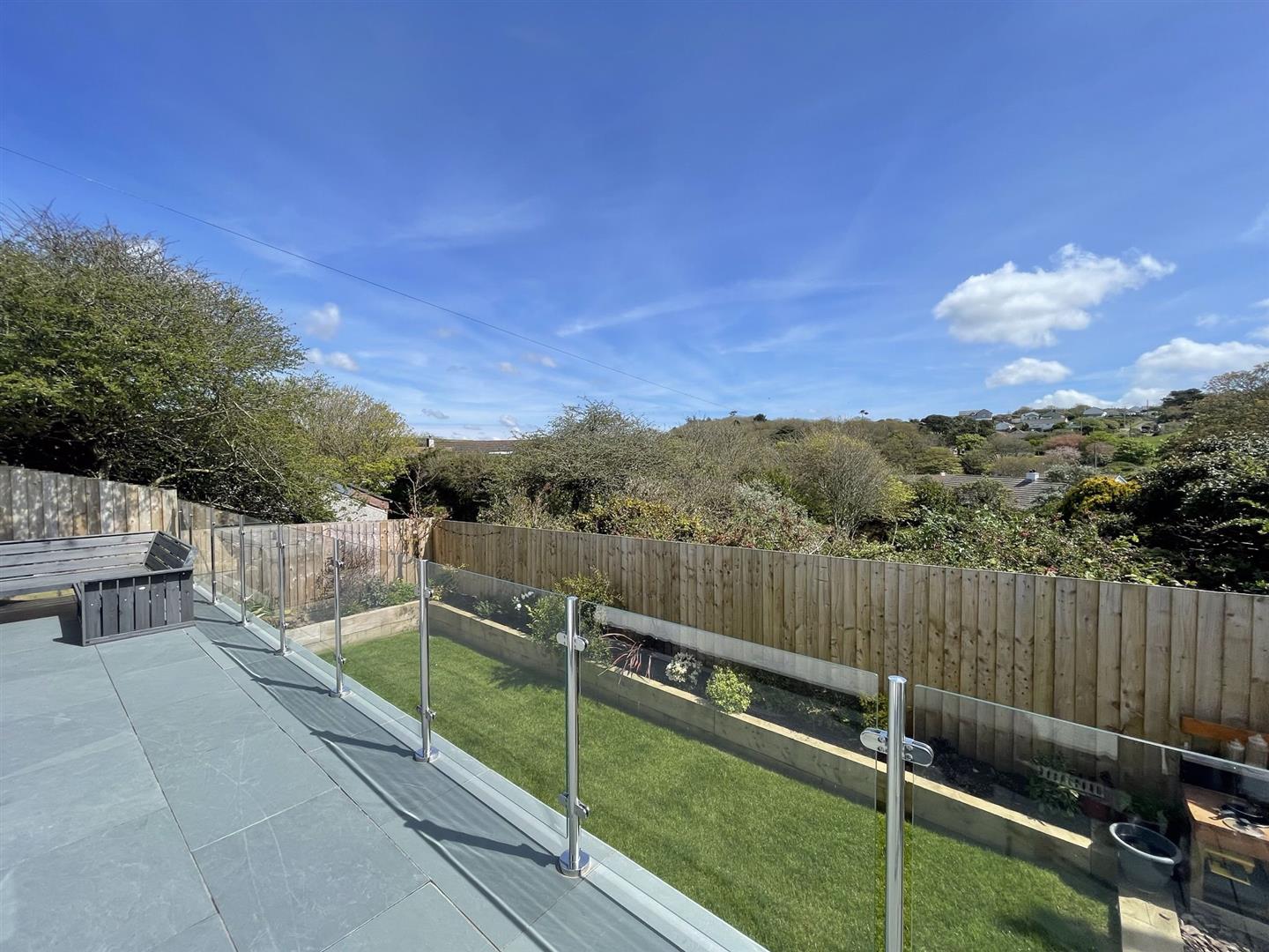 3 bed property in South View Parc, Truro